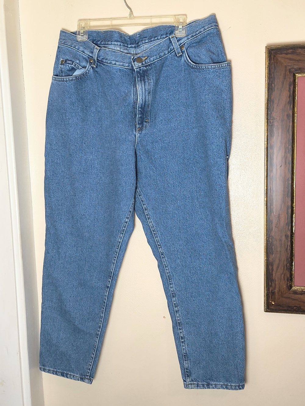 Vintage Lee High-Rise Women's Jeans in Medium Blue Wash
